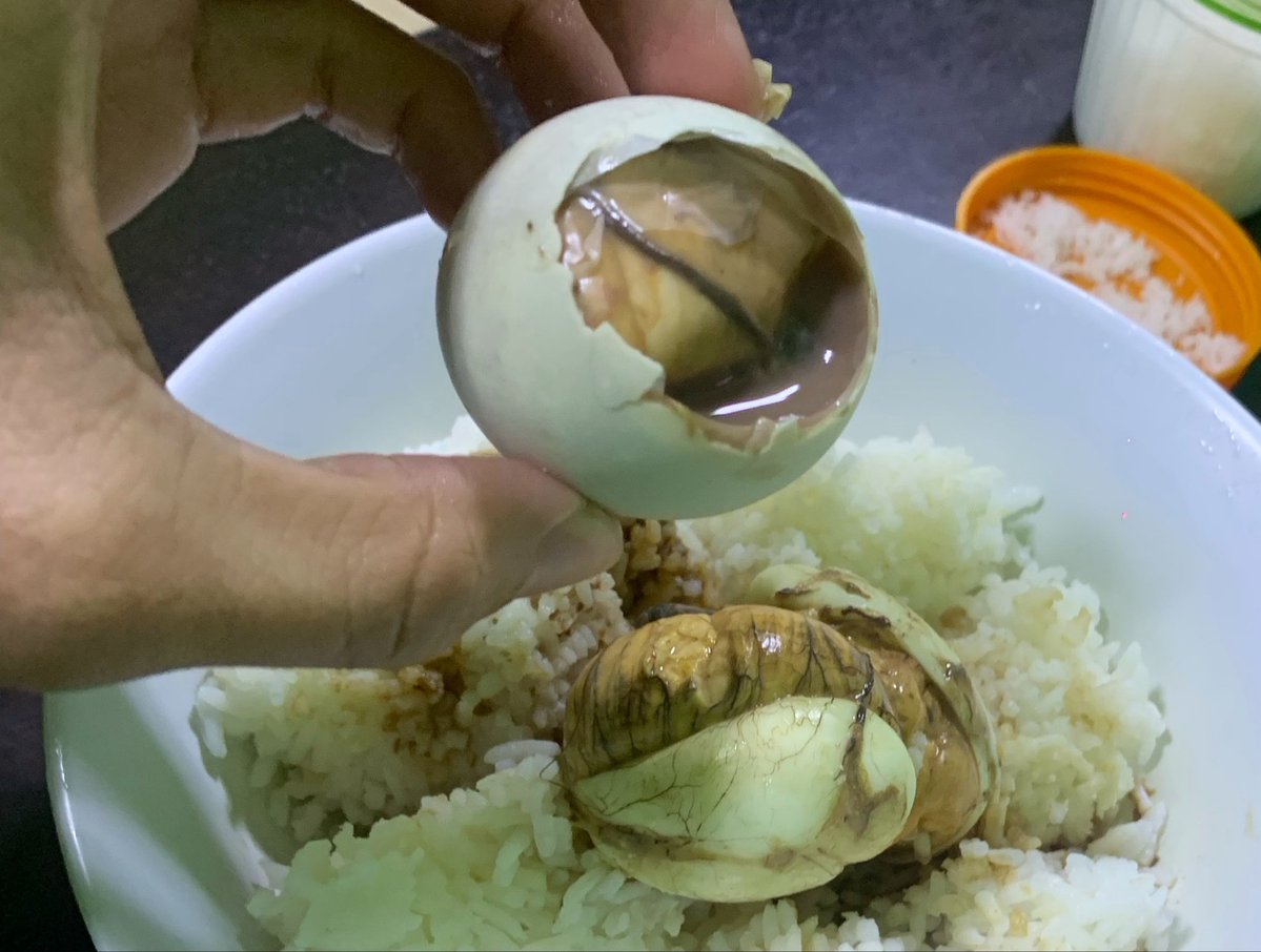 tid_roy's tweet photo. Han talaga mapukaw ti imas ti itlog, balot man dyta or itlog mo waw haha! Lahat i-crave tdta nga panagtutudo hmm hmu #baguio #benguet #BotHere #balot #mlm #Igorotak #bi https://t.co/XVzTrVLhEm