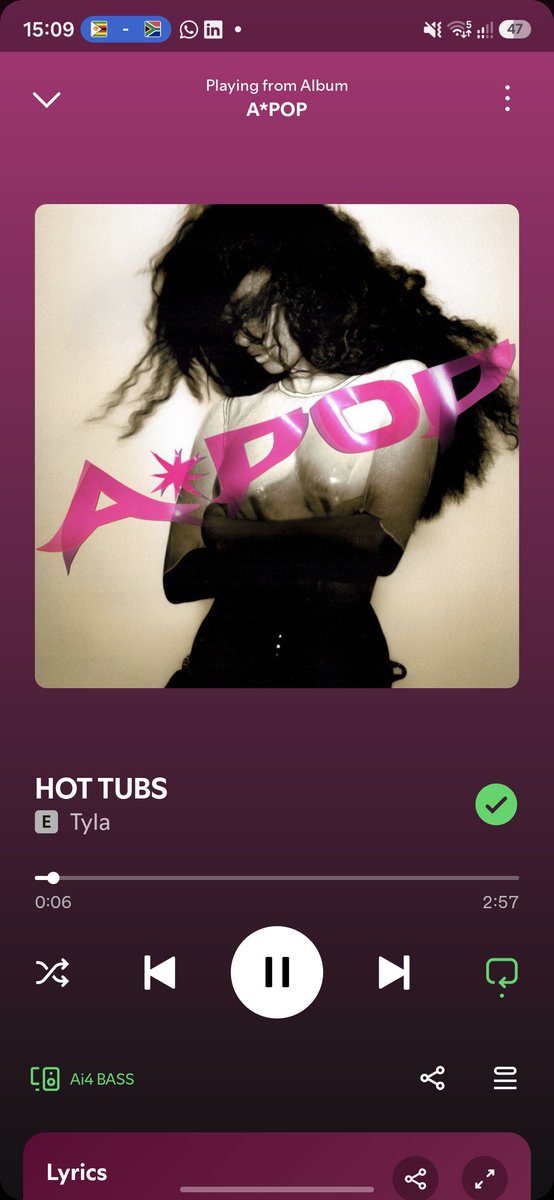 ChristopherMO__'s tweet photo. Laced with crack if you ask me😭🔥 #APOP https://t.co/enAiCMHv4W