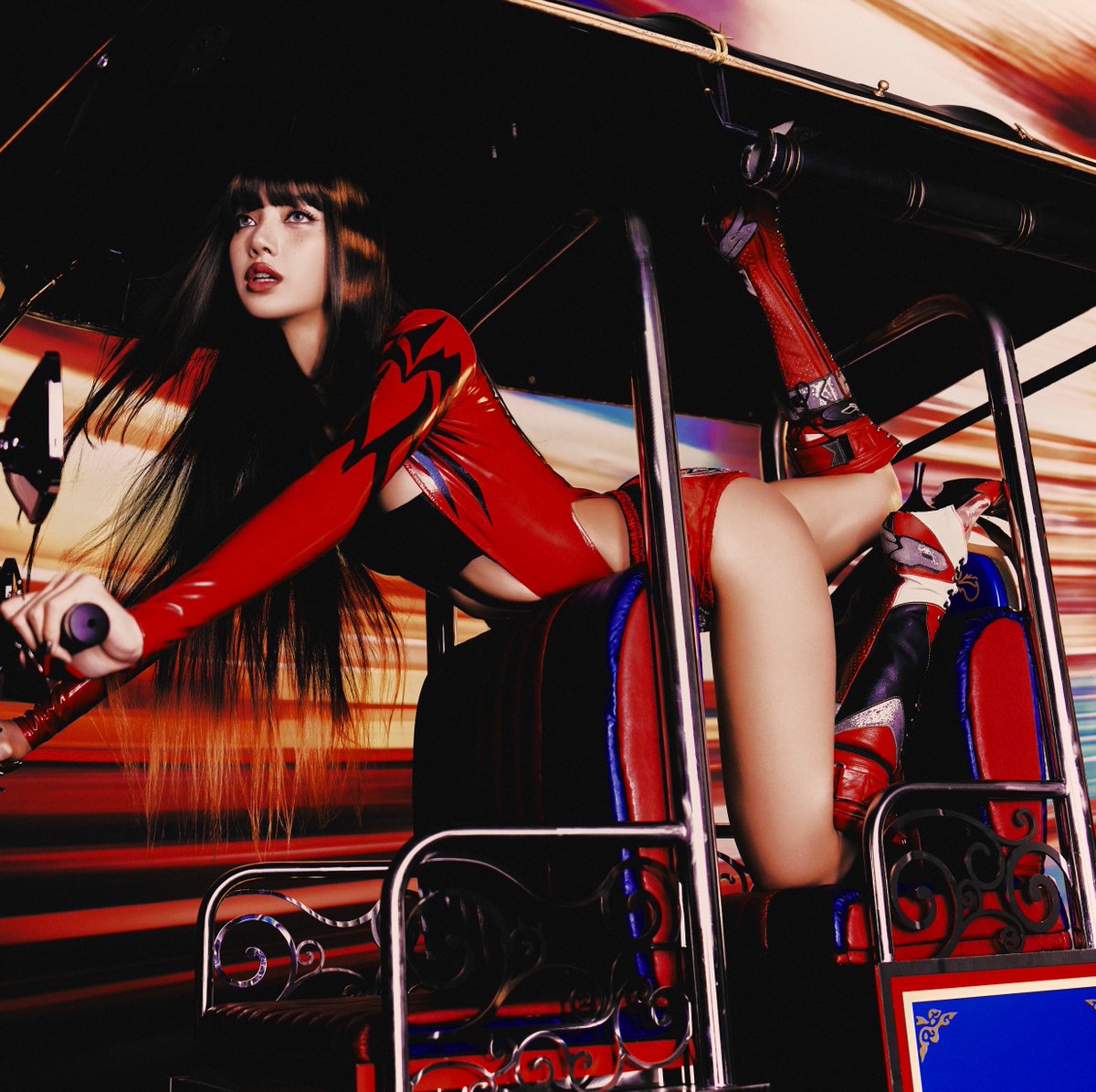 lalisahourIy's tweet photo. this genre of lisa https://t.co/N72KfMPmqI