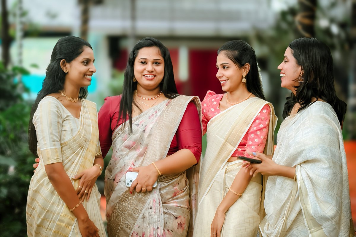 glinfotech's tweet photo. Laughter, pookalam, sadya &amp; endless memories? Absolutely! 🌸📸

Good Sadhya, great company, and the kind of celebration that just hits different!
Here’s to celebrating Onam with laughter, togetherness, and the GL Infotech way! 😄

#glonam #OnamVibes #OnamCelebration #Onam2026 https://t.co/pw32tb1xiu