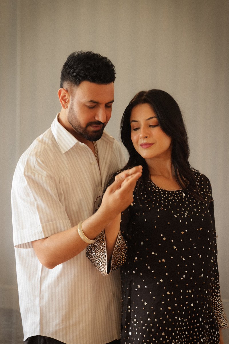 humblemotionpic's tweet photo. Nihaal Singh Te Jasneet Kaur ♥️

Singh vs Kaur 2 in cinemas on 11 September 🔥

#singhvskaur2 #gippygrewal #shehnaazgill https://t.co/nsQBmTFMJe