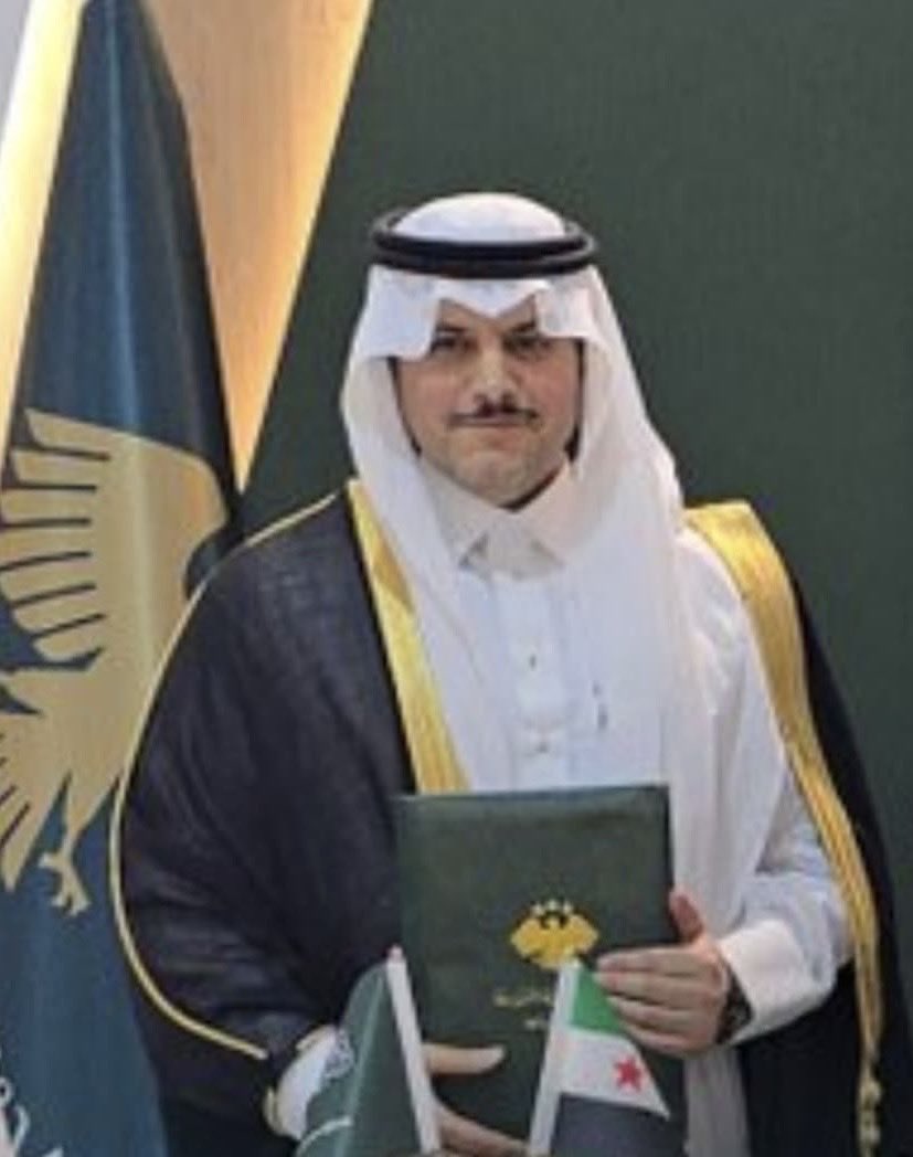 GulfaGlobal's tweet photo. توقيع من أجل مستقبل أكثر إشراقًا للإنتاج الغذائي السوري 🇸🇦🤝🇸🇾

خطوة مهمة تجمع معالي السيد باسل السويدان، والشيخ سعد بن عبدالمحسن، والدكتور مسلم الدروبي، لدعم تطوير قطاع الدواجن وتعزيز الأمن الغذائي في سوريا. https://t.co/Skcm84csnC