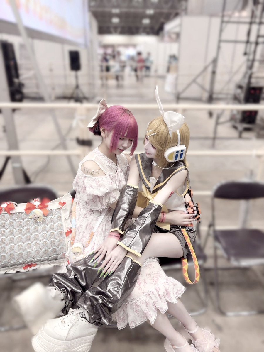 __miiqu's tweet photo. マスター @Rin_12_27 とマジカルミライ♡ https://t.co/AlG3XqBtEY