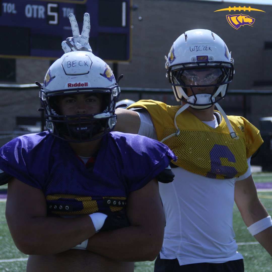 UWSPFootball's tweet photo. WRs ready to make plays

#AboveTheLine | #DawgDNA🧬 https://t.co/kQAvPkWSjv