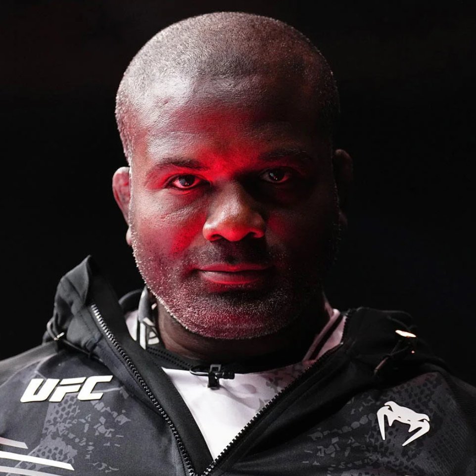 THATBOYMMAGURU's tweet photo. Khabib Nurmagomedov right now #UFCShanghai https://t.co/j4mJaUzhvK