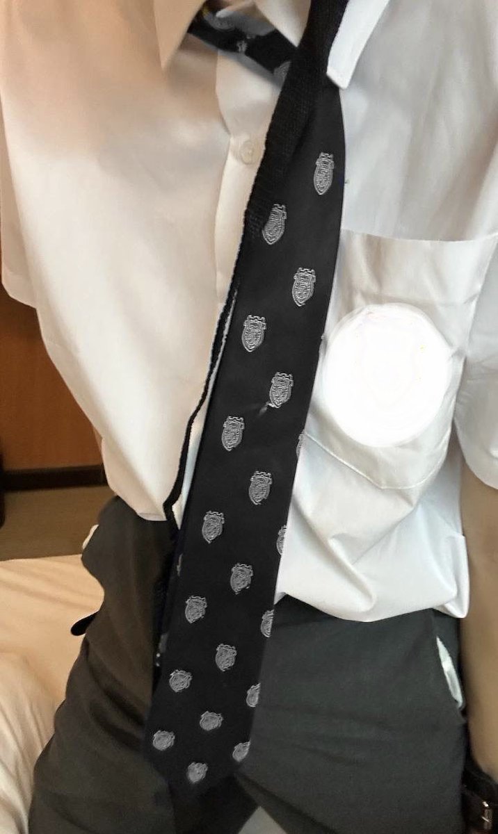 HKstudentboyboy's tweet photo. 嗯?! 着返校服真係有feel啲😶
（歡迎dm交流） https://t.co/LdDAu1c10V