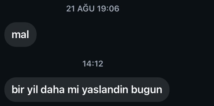 minailurophile's tweet photo. beni seviyor mu nefret mi ediyor çözemedik https://t.co/jz8d436tIH