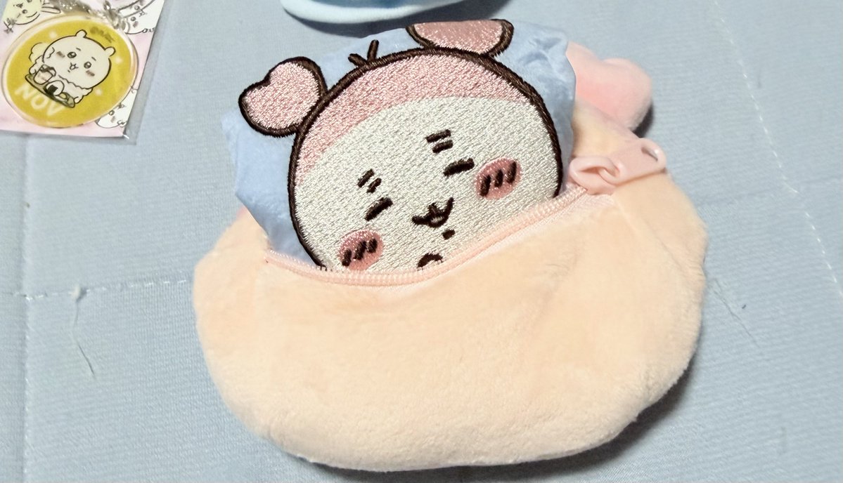 bakugaiden's tweet photo. かにちゃんの脱皮 https://t.co/beT70LH9I2