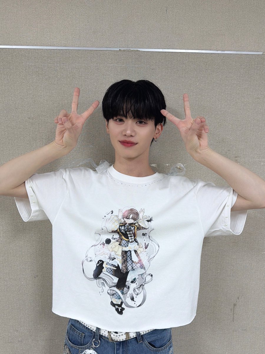 etoneige_reito's tweet photo. 📍𝙀𝙩𝙤𝙣𝙚𝙞𝙜𝙚 𝟭𝙨𝙩 𝘼𝙣𝙣𝙞𝙫𝙚𝙧𝙨𝙖𝙧𝙮 𝙇𝙞𝙫𝙚 

みんなのおかげで素敵な1日になりました✨
今日のこと一生忘れないよ！
アイドルにしてくれてありがとう☁️ྀི
#エトネ1周年ライブ https://t.co/PY0K8XK0iV
