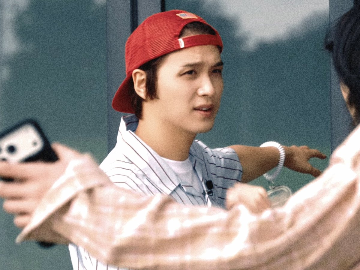 haechanprints's tweet photo. haechan in a snapback again 🫠 https://t.co/OwcBxT54lc