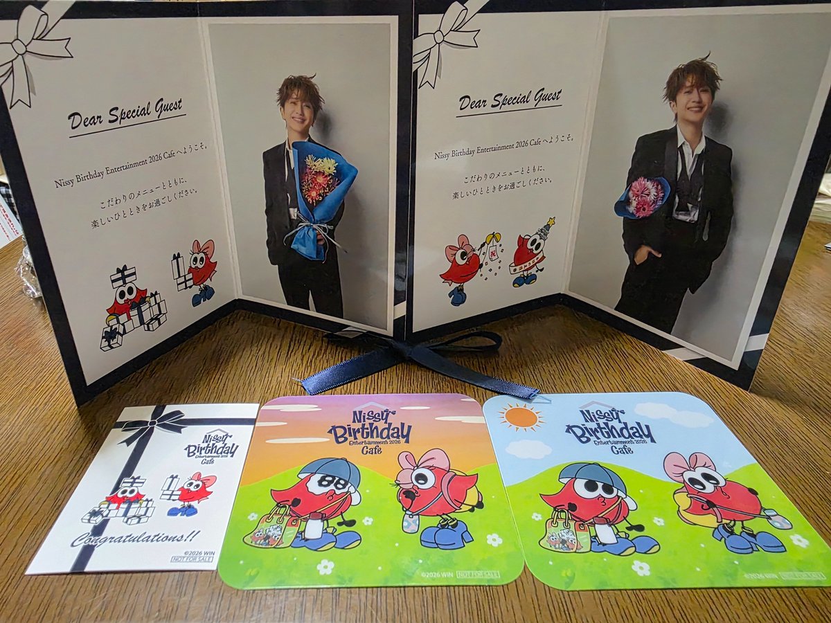 tonchan_k's tweet photo. NissyCAFE行ってきました。
一気に頼みすぎてテーブルに乗せきれなかった(笑)
1枚に収めたかったな。
全部美味しかったけど、こだわりのやんばる糖をまぶしたあげぱんが特にお気に入り。ケーキとアオハルもすごく美味しかった。
また来月行きます。 https://t.co/ZPJb21qmTq