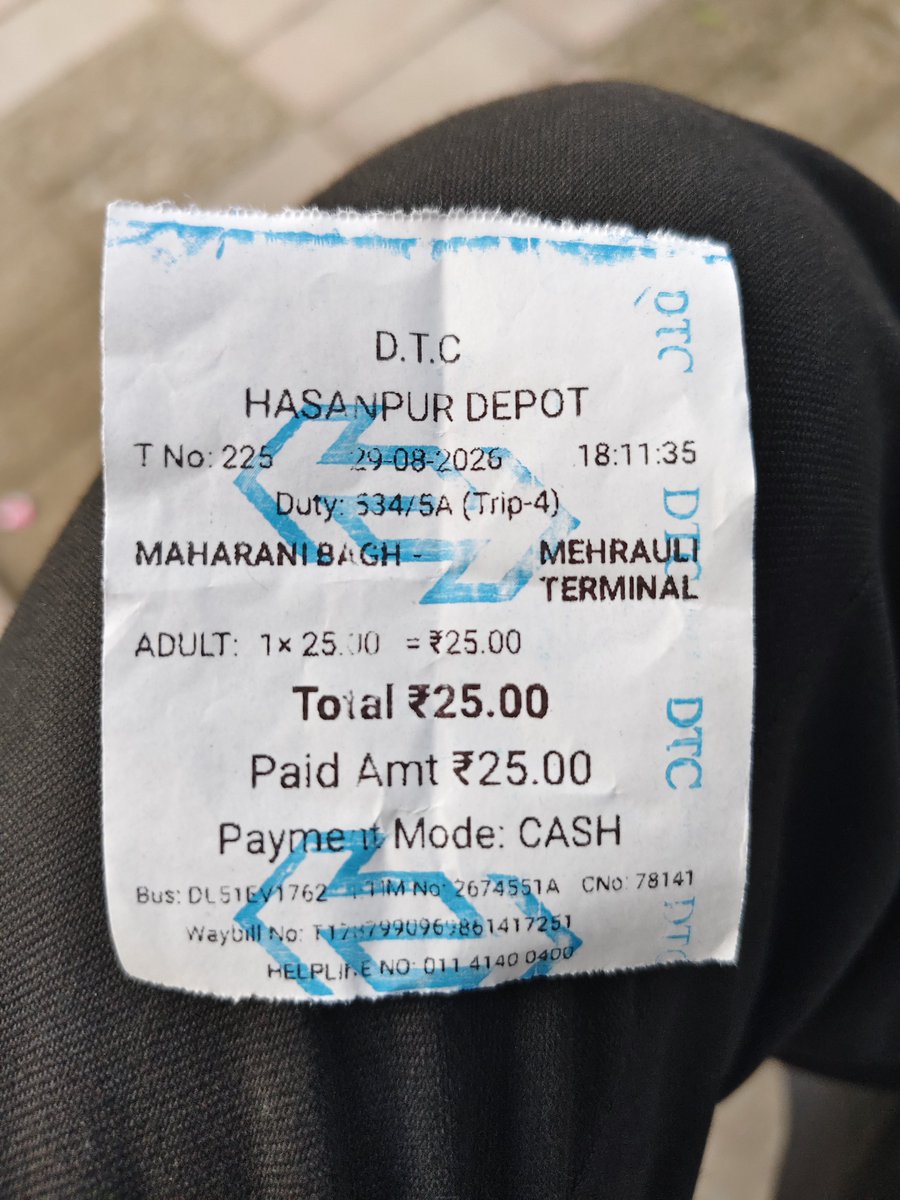 Somdutt995311's tweet photo. DTC वालों की दबंगई! वीडियो पूरा देखें

आज महारानी बाग से सुखदेव विहार जाने के लिए मैंने ₹10 की टिकट मांगी, लेकिन कंडक्टर ने मुझे ₹25 की टिकट दे दी। मैंने उनसे कहा कि अगर गलती से ₹25 की टिकट कट गई है तो इसे किसी दूसरे यात्री को दे दीजिए और मुझे ₹10 की टिकट दे दीजिए।

लेकिन मेरी बात मानने के बजाय कंडक्टर मुझसे बहस करने लगा।

मेरा DTC और सरकार से छोटा-सा सवाल है—क्या बस कर्मचारी ऐसे ही अपनी मनमानी करेंगे? क्या आम आदमी और छात्रों से इसी तरह अतिरिक्त पैसे वसूले जाते रहेंगे?

👉 वीडियो पूरा देखें और खुद तय करें कि गलती किसकी है।

@dtchq_delhi