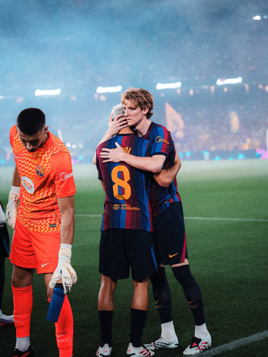IBZBLUE's tweet photo. Some pictures just hit different. https://t.co/6aKJyJhyVO