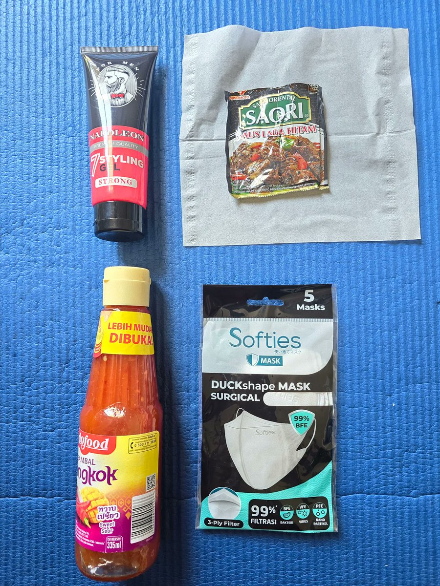 FeliciaLim9ri's tweet photo. Belanja di Alfam*di, masih nemuin kasir iseng🫠😶‍🌫️
Balik gym, gue pergi ke Alfa buat beli keperluan yang sudah habis. Pas antri di kasir, scan product dan bayar. Selesai pembayaran, kok gak dikasih struk? Gue si detail minta lah struk karena gue ngerasa produk per pcs keriting angka dibelakangnya (Krn kembaliannya ngepas dikasih Rp.50.000).

Tau apa? Si kasir menilep Rp.700 perak dan berusaha tidak memberikan struk ke pelanggan.
Stop dulu bicara #Duarebutidakmembuatlomiskin izin
Ini gak ada pertanyaan: "Apakah 700nya mau didonasikan?"
Tanpa babibu gue langsung meninggalkan outlet tersebut.
Ya semoga mas Adit dibalas oleh Shoplifting sehari sekali sampe sebulan.

Ada yang pernah ngalamin? Kalo kalian bakal mecak-mencak depan kasir gak