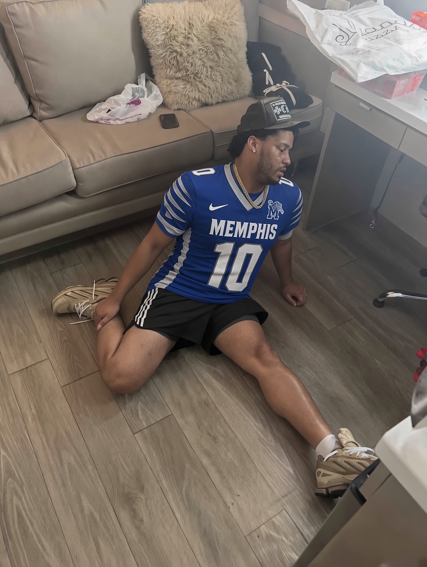 iamopium22's tweet photo. 9 pm kickoff let’s get it https://t.co/CS4Keto9Uz