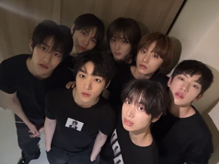 byebbaii's tweet photo. ㅇㅇㄷ이란그룹은본래 래퍼1명과 꺼드럭래퍼여친6명으로구성된곳인데
하나남은래퍼마저도 래퍼남친이다못해 래퍼여친되는순간와버려서 결국 래퍼없는래퍼팀,여친만7의그룹 되는거언제안웄길까 https://t.co/JPJGUbKiPX