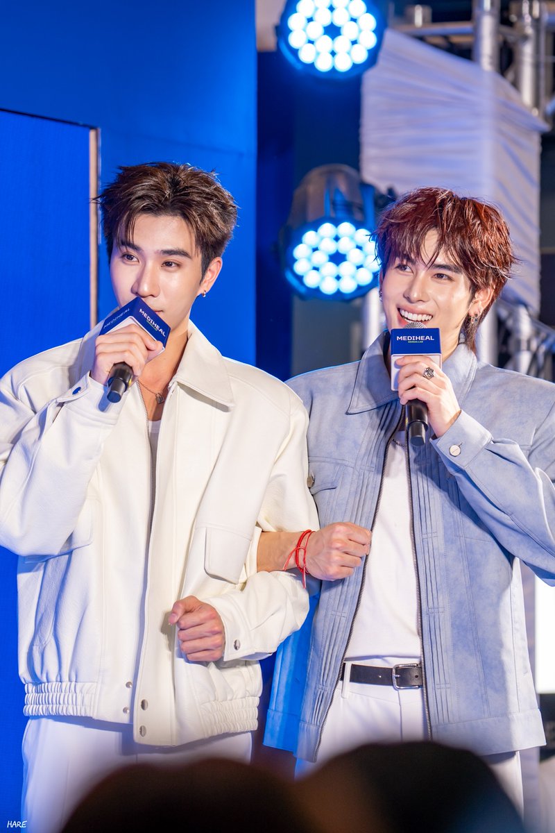 Hareshine's tweet photo. สิ่งนั้น งานนั้น~ 💍✨️👀

PERTHSANTADOMIIA DERMA LAB

#MEDIHEALPackCleanserXPerthSanta
#PerthTanapon #Santapp https://t.co/11We3SYwEf