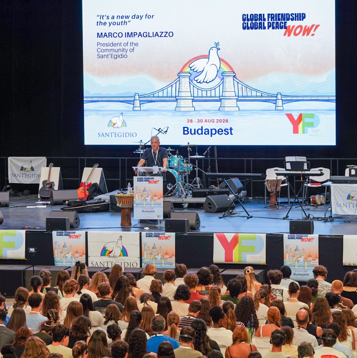 santegidionews's tweet photo. “A new Day for the Youth”:  una grande assemblea, più di 1000 giovani, al centro dell’Incontro Internazionale dei @gxlapace di Budapest, “Global Peace now!”. @Marco_europa: "Non ci rassegniamo alla guerra, al cambiamento climatico e all’esclusione” https://t.co/B77tE3yRbK https://t.co/A9g9fHaL0o