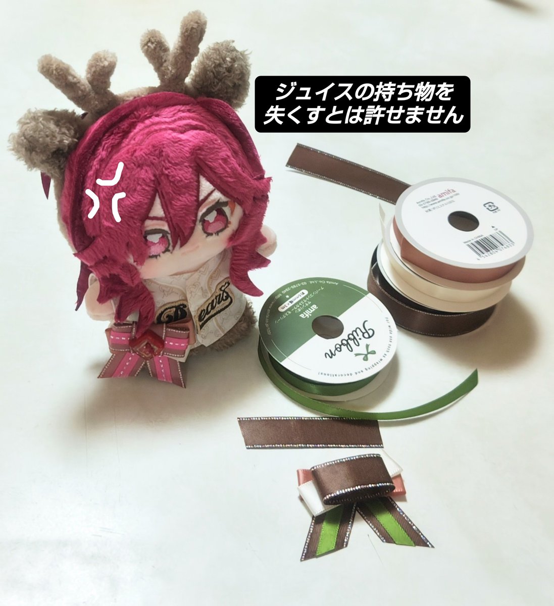 RkokoRko's tweet photo. メロアスライブの時に作った🎀リボン🎀
ジュイスぬいのやつだけお出かけ中に紛失してしまったみたいで、、、
のぞぬさんに怒られながら作り直し😭
予備パーツ作っといてよかった、、、けど失くして悲しい https://t.co/NNEAtAOKOR