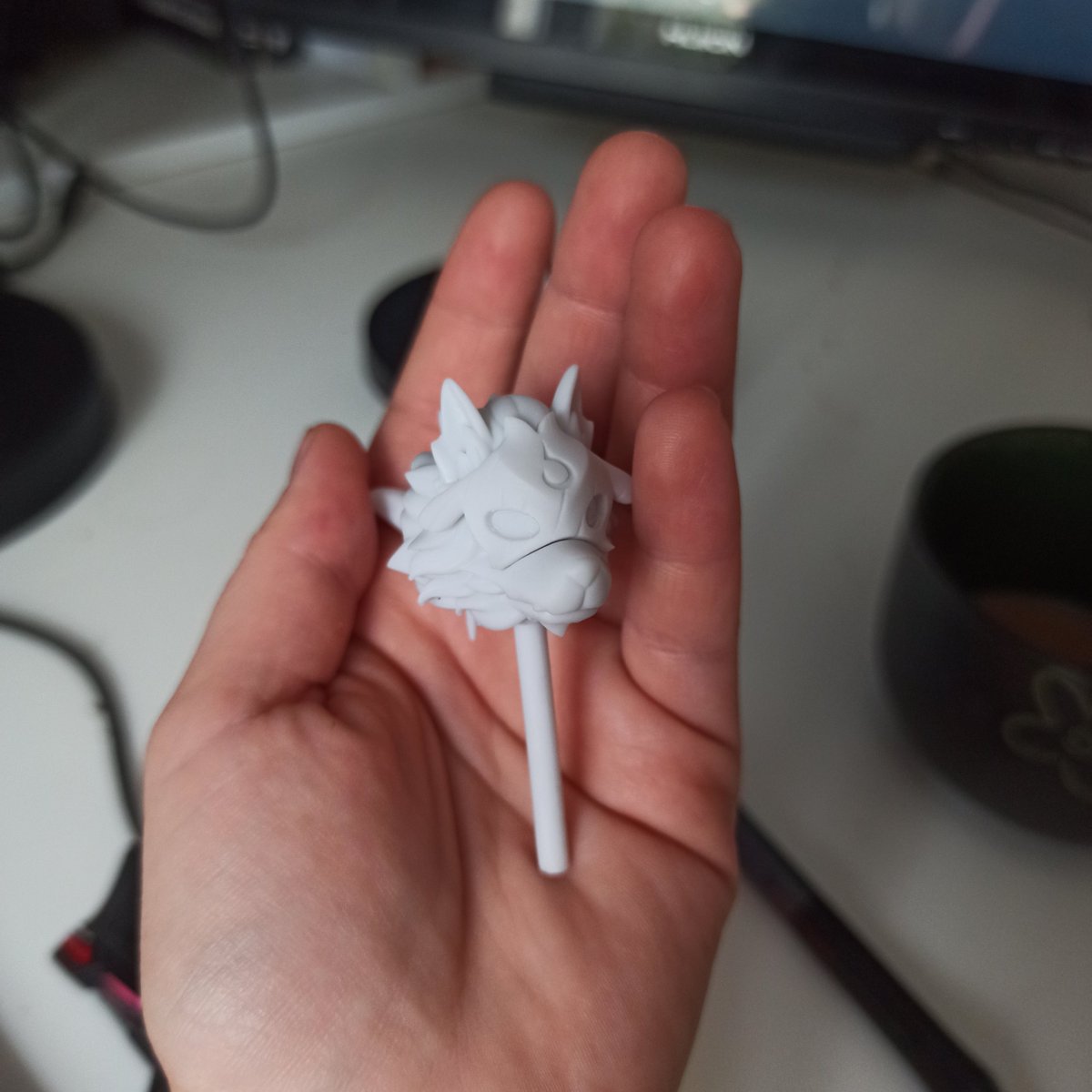 sirihitti's tweet photo. I’ve finished working on a custom Kindred figurine in the chibi style. Here’s the test print. The arms and legs are attached with magnets and can be swapped out. They’re just nice to hold in your hands =)
#Zbrush #LeagueOfLegendsArts #Kindred https://t.co/95mD2fSjqW