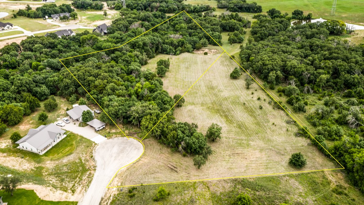 LandCompanyofTX's tweet photo. 🌳7.178 Acres (Lots 52 &amp; 53) Latigo Way Weatherford, TX 76088🌳
👉https://t.co/FZurg0hicY

Presented by: Chris McGowan, REALTOR®
📱940-389-7544 

#texaslandforsale #landsearch #landforsale #horseproperty #weatherfordtx #weatherfordtxrealestate #parkercounty https://t.co/nIgm5v1NzO