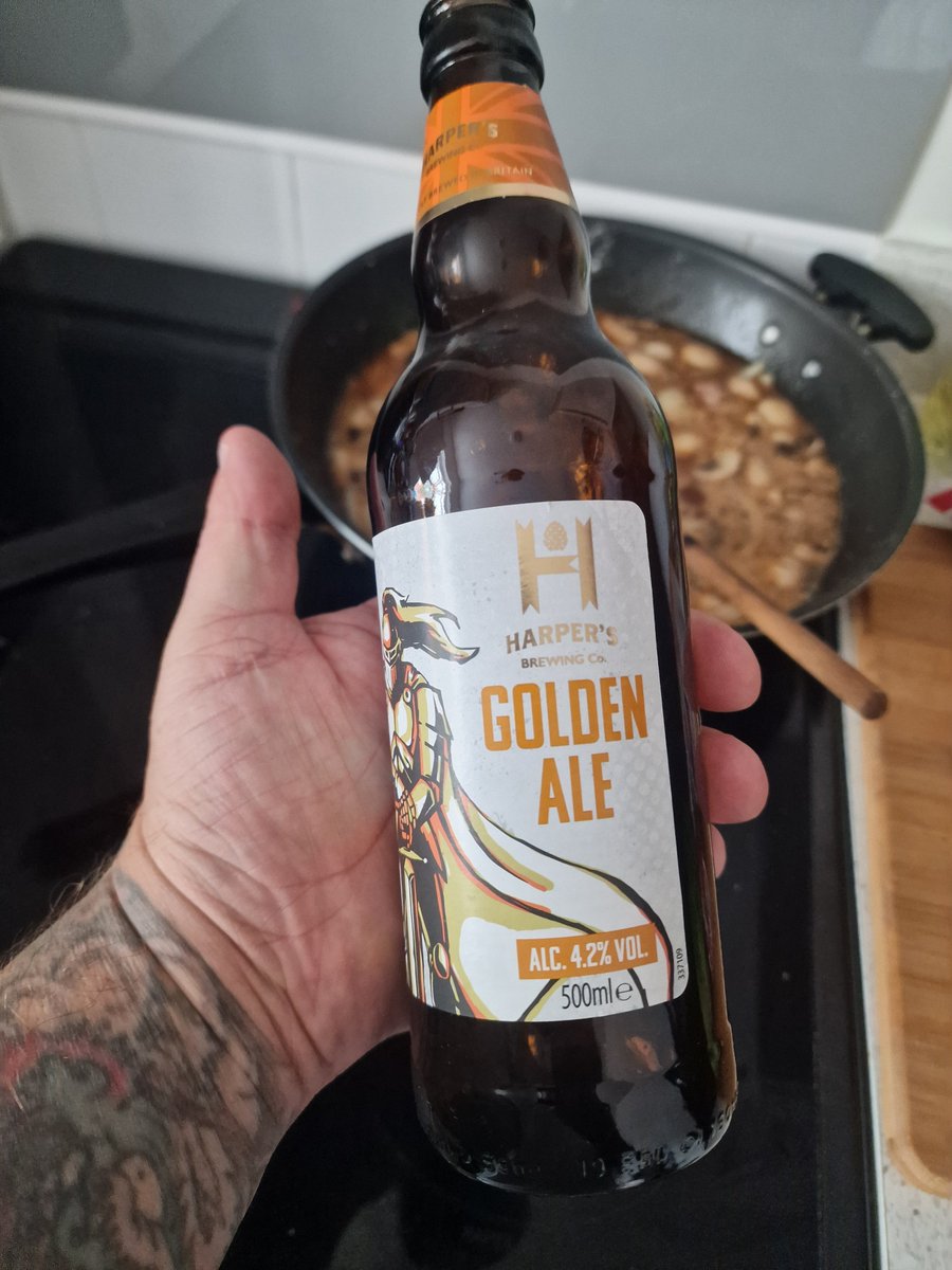 UnbalancedMemes's tweet photo. I've been crafting a steak &amp; ale pie for tomorrow https://t.co/JUTHHY8LcJ