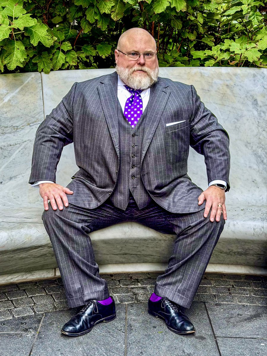 TheBigSartorial's tweet photo. I am the #Taftmaxxer
The sartorial gangster
#Suitup #sartorial #dapper #bespoke #suit #bigguys https://t.co/mwrOLNGY3P