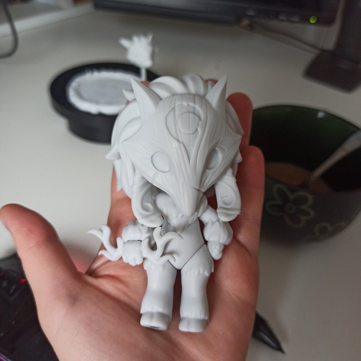 sirihitti's tweet photo. I’ve finished working on a custom Kindred figurine in the chibi style. Here’s the test print. The arms and legs are attached with magnets and can be swapped out. They’re just nice to hold in your hands =)
#Zbrush #LeagueOfLegendsArts #Kindred https://t.co/95mD2fSjqW