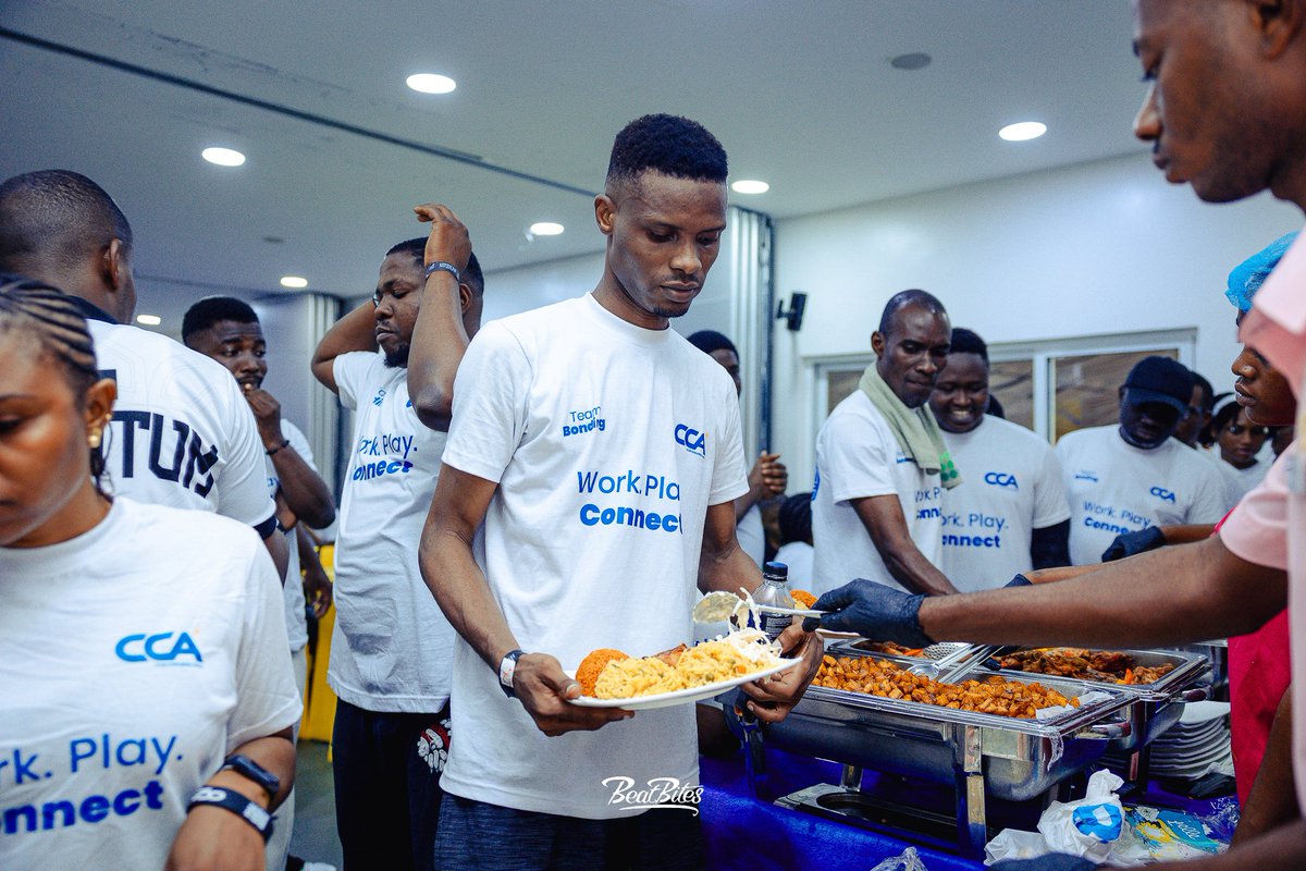 Beatbiteslagos's tweet photo. Team bonding is always better with good food. 🍽️

From serving up the good stuff @Upbeatcentre to seeing everyone dig in, we were happy to be part of a day filled with connection, laughter and delicious moments.

#BeatBites #TeamBonding #TeamBuilding #CorporateEvents https://t.co/xGde568XWD