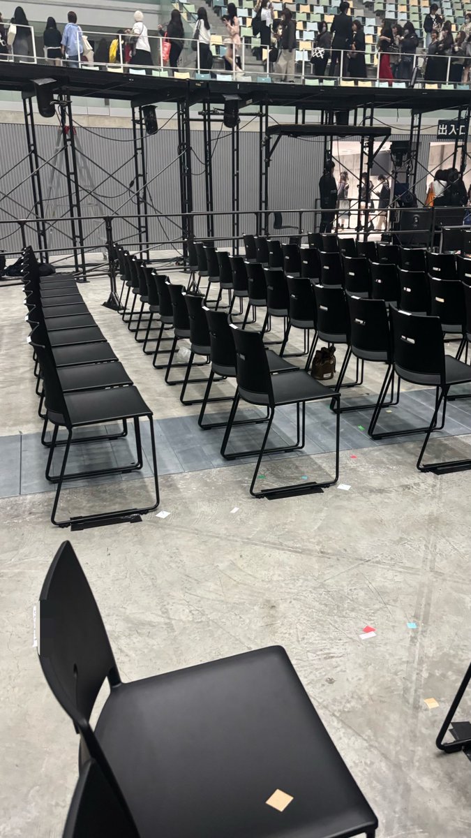 mutekyohe1's tweet photo. あなぶきってアリーナ後方でもバクステ、外周近いしアリトロ通るし全然神🤩🤩
スタンド前方引いたら外周目線やしスタトロ乗り換え客降りやから距離感バグ😆︎過去一双眼鏡使わんかった自信ある＞Д＜♥ https://t.co/XWVRlDTsDQ