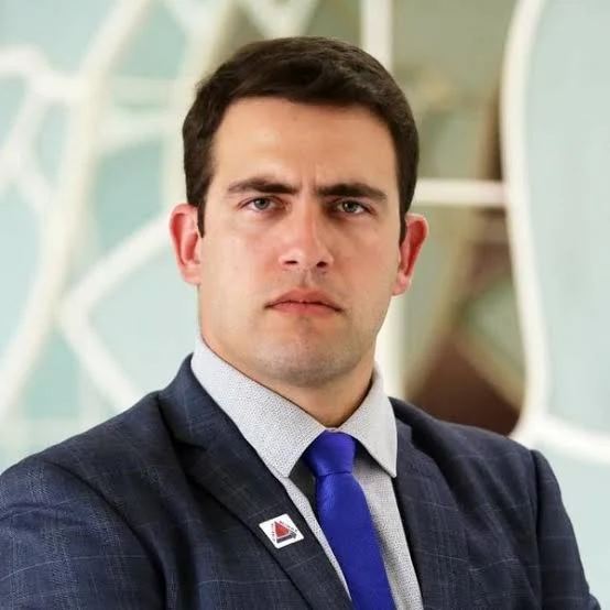 o_crivo's tweet photo. Minas Gerais precisa esvaziar a empáfia do Nick Vigarista e fortalecer @caporezzodm e @BrunoEnglerDM. 

Diga não ao bezerro de ouro milionário !! https://t.co/pkL6At4kSz