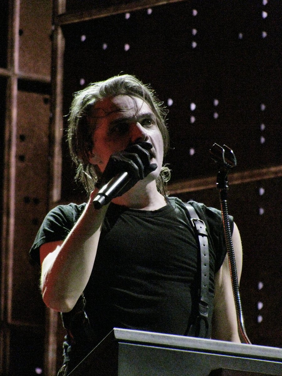 BiGDEATH3NERGY's tweet photo. Few more of Gerard in Denver
#MCRDENVER https://t.co/DTMyXXUSdd
