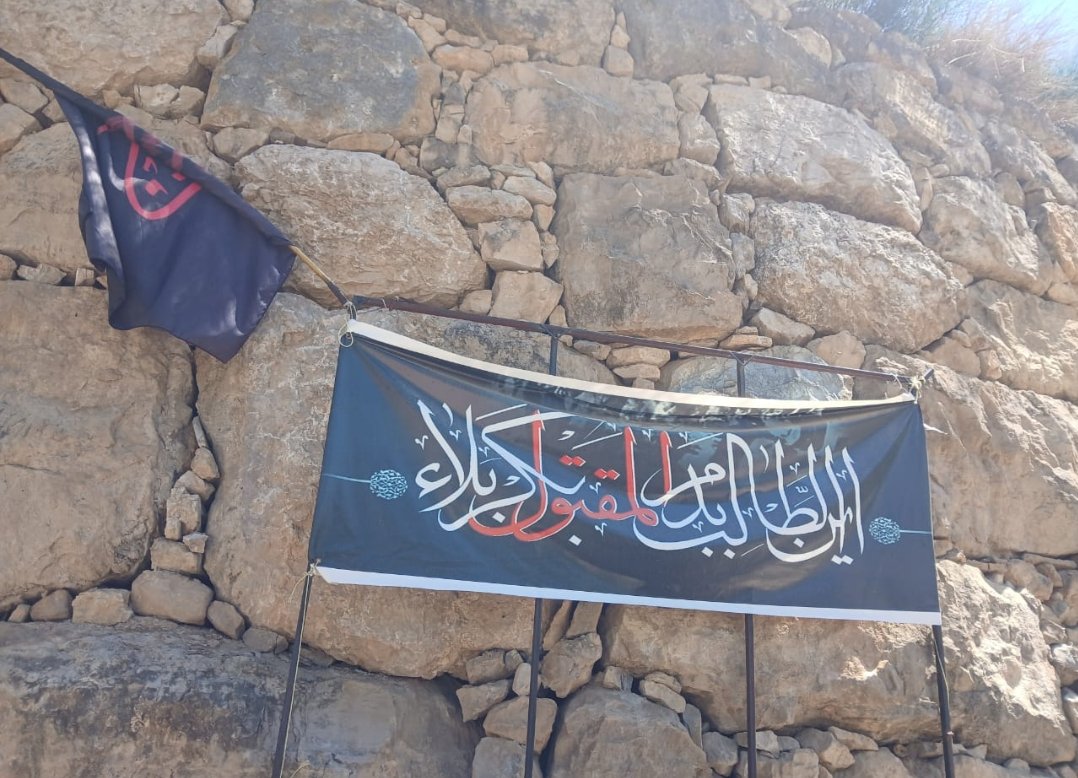 fadymozaya's tweet photo. ما بتزعجني الشعاير الدينية بس يلي زعجني هون ب أفقا شغلتين :
- إنو معبد أدونيس و عشتروت مش لأديان اليوم، بس ازا شي هيي مريم العدرا إم عمانؤيل إلهنا إخدت هون محل عبادة عشتروت، و قبلا بعلات، و قبلا إلهة الخصوبة القديمة. 
-إنو اصحابنا الشيعة ما بدن يصدقو إنو اللطم (يلي صار كربلائي بعد شي ٢٠٠٠/٣٠٠٠ سني) هو من شعاير جدودنا اللبنانيي الكنعانيي الفينيقيي عتدكار موت آدون/أدونيس بهالمطرح تحديدا..

كيف هان علين تكسير تماثيل/ رموز مريم العدرا (بنت عمران عندن) طيب؟ 
ايش فرقت شقفي عالحيط عن تمتال جفصين!؟ 
هيي زاتا لا؟ 

#حرب_الرموز