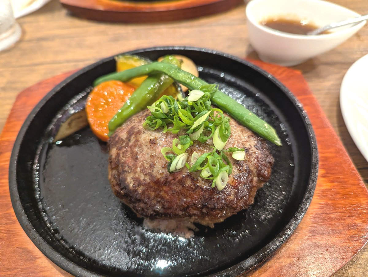 ume_phazer's tweet photo. 来月から住所不定無職だから… https://t.co/yBcxwn0MVt