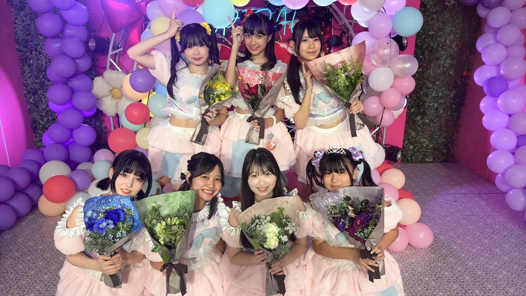 merry_goround_8's tweet photo. きょうのデビューLIVEありがとうございましたーー！！！！🦄︎💕︎︎
本当に最高の夏の思い出作れたねー😿🫶
衣装はこちら！！！かわいいでしょ😏💕︎
この7人で明日からも頑張ります！！！！💜💛🤍💚❤️🩷💙
ありがとう〜😿😿
#スパイラルミュージック
#MerryGoRoundFantasy
#アイドル
#今日デビュー https://t.co/pYQuv1axWx