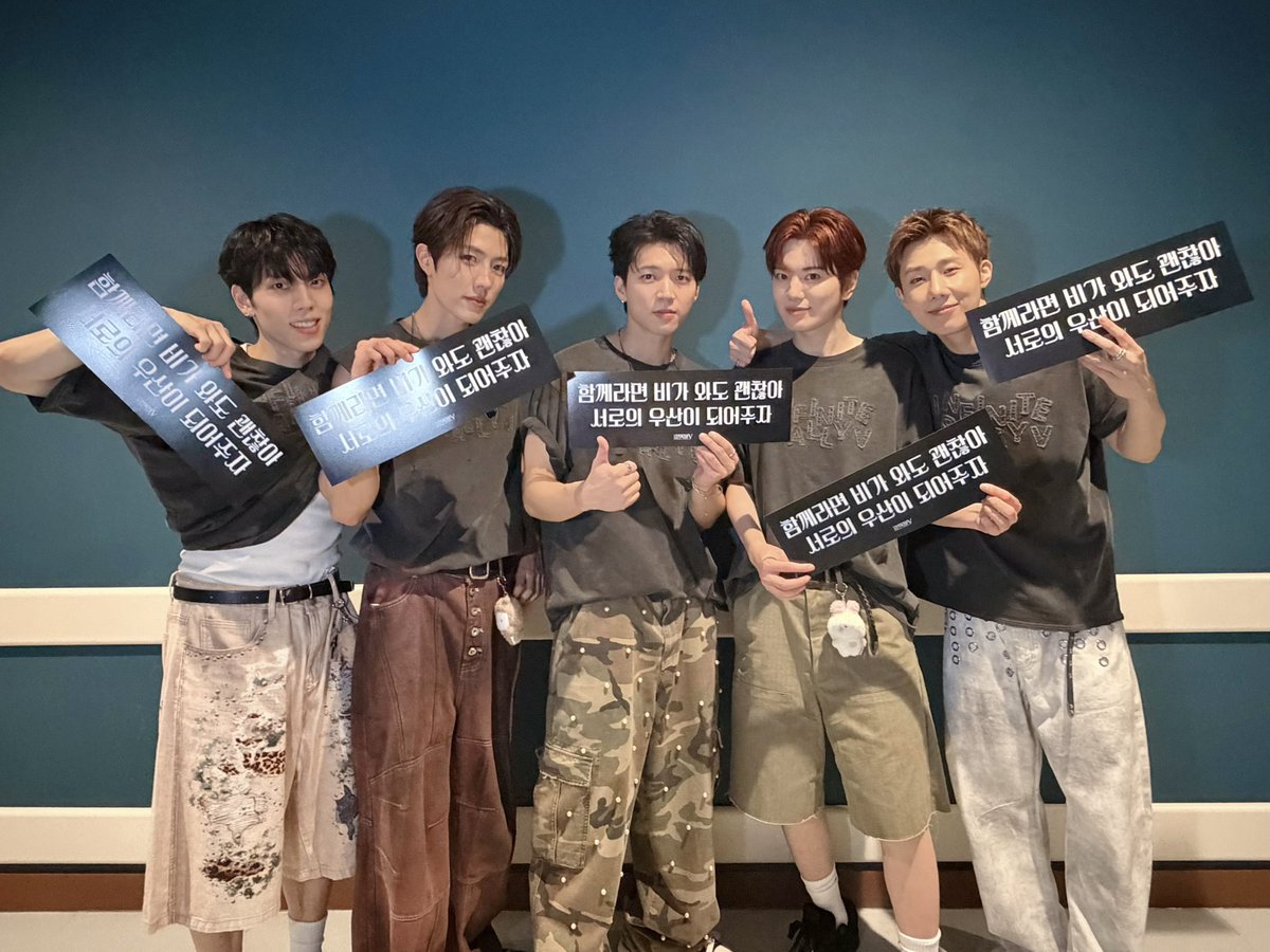 IFNT_Official_'s tweet photo. [PHOTO]

2026 INFINITE FAN MEETING [무한대집회Ⅴ] DAY 1

2년 만에 다시 돌아온 [무한대집회Ⅴ] 💛
 무대도, 함성도, 텐션도 전부 무한대♾ ️ 오늘 인스피릿이 제대로 즐겼다면… 저희는 성공입니다 🫶

#인피니트 #INFINITE 
#무한대집회5
#함께라면_비가_와도_괜찮아_서로의_우산이_되어주자 https://t.co/Jcaiky8zEt