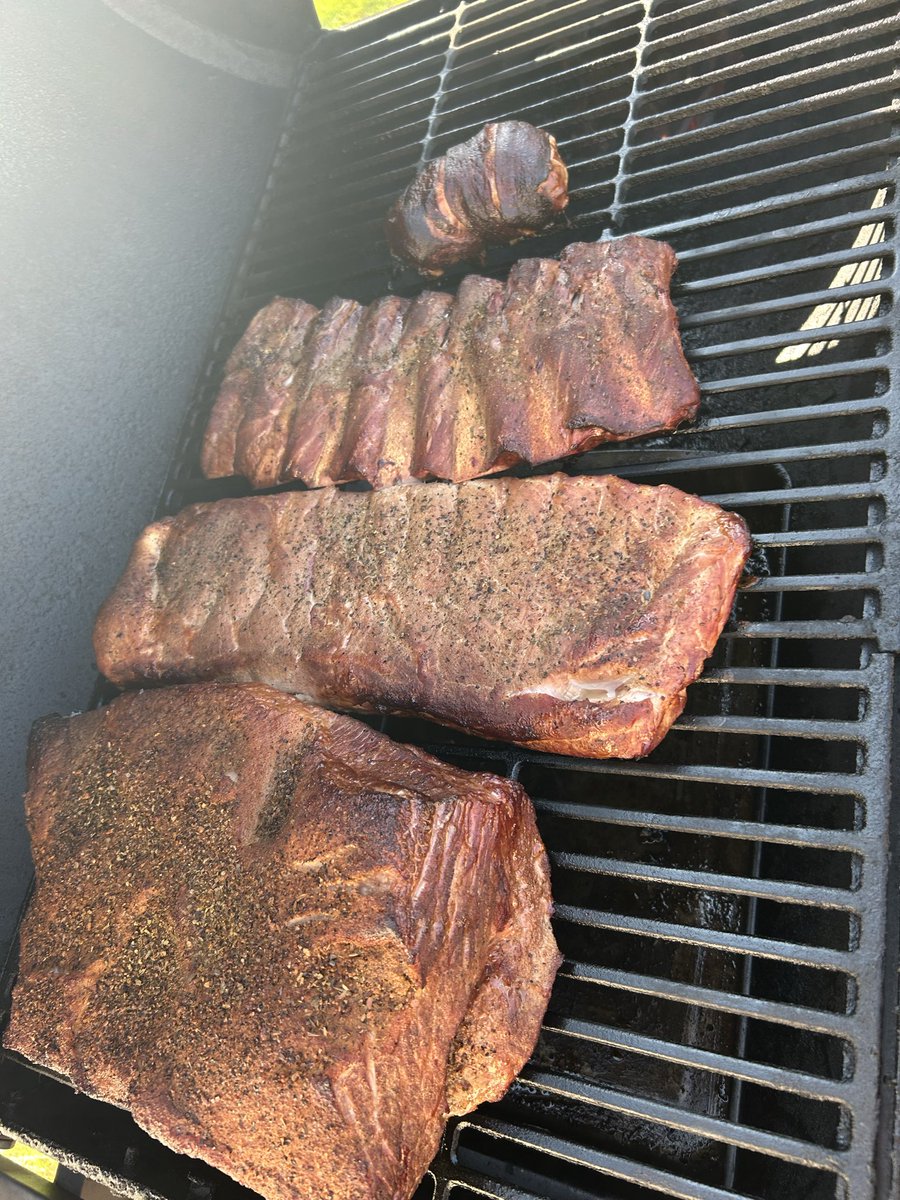 BRH1776's tweet photo. Purty. Beef ribs are ready. https://t.co/Q18mDIit5q