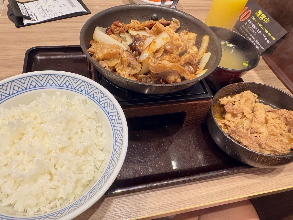 iromnahc's tweet photo. 肉と肉
お盆ダラダラして少し体重増えてしまったし、試合も近いので週末以外は減量気味
とりあえず今週で−2キロ
来週中でさらに2キロ落とせればベスト体重 https://t.co/bJsEGqUR4D