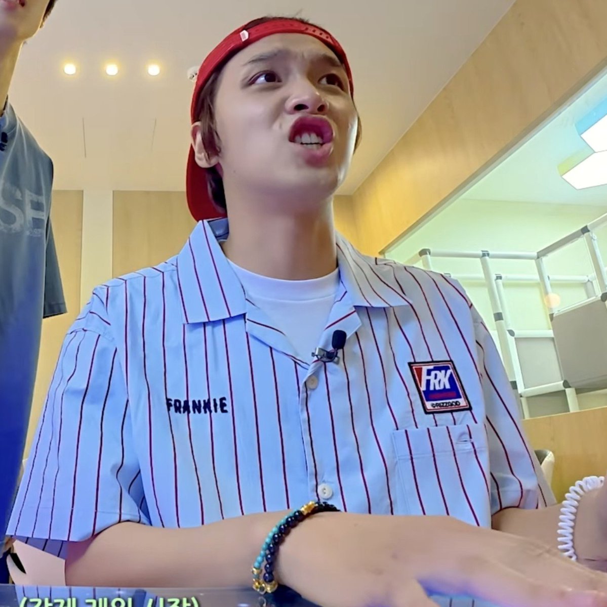fullsundayO6O6's tweet photo. ㅋㅋㅋㅋㅋㅋㅋㅋ 아 진짜 개초딩 같앜ㅋㅋㅋㅋㅋㅋ 화내는것도 초딩같음୧( ˙Ⱉ˙⠕)୨ https://t.co/dVHHAdxza7