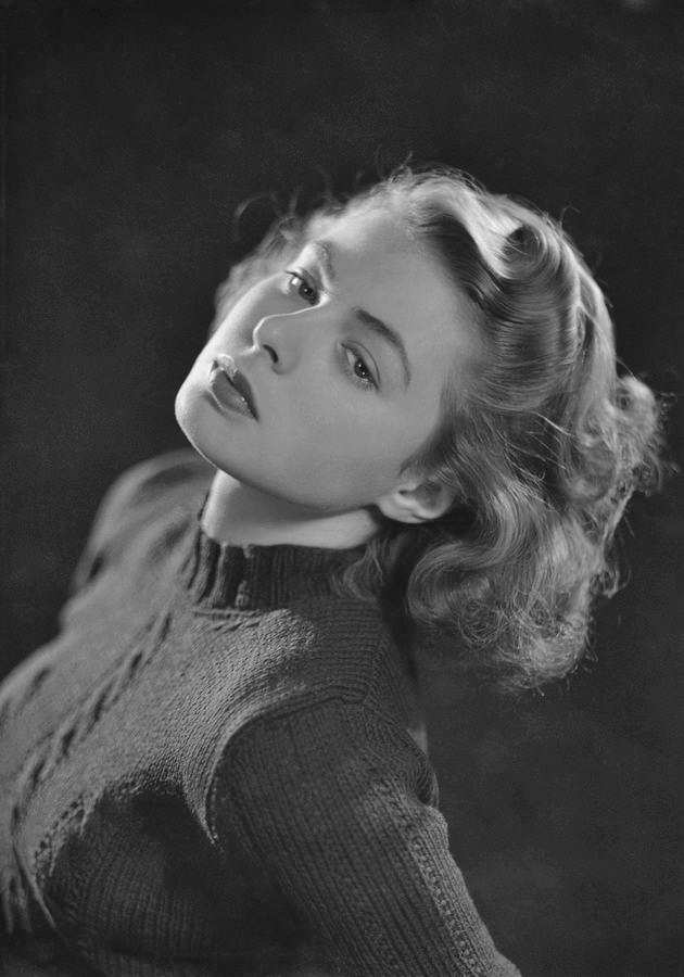 bergmoons's tweet photo. These favourites are all going to pot! I prepared it all, and then, well, it is becoming such a mess. So, I will just post this, my most favourite picture of Ingrid. It is on the poster on my door, my profile picture, my lockscreen and the wallpaper on my computer. https://t.co/RP6L2MiTHa