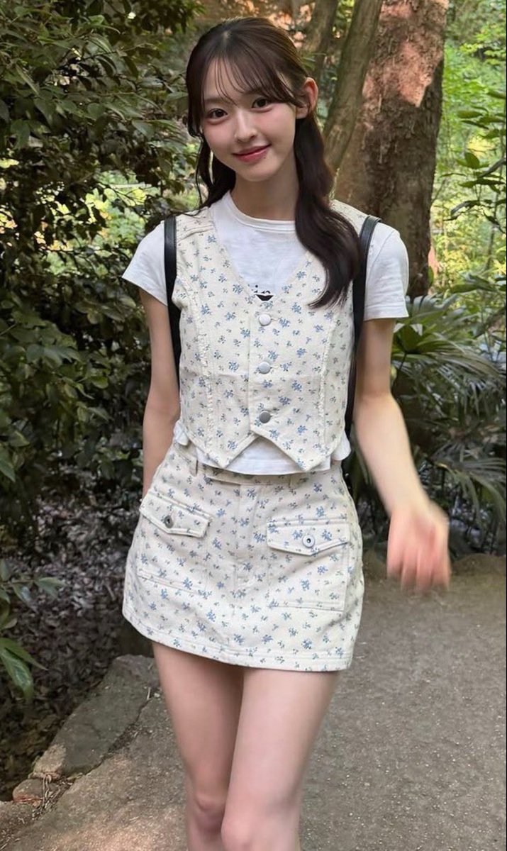 psbw9g's tweet photo. りのん乳はちっちゃいけど足がエロすぎる💕💕
足で雑にいかされたい💕💕
#りのん https://t.co/HodlTmHh7N