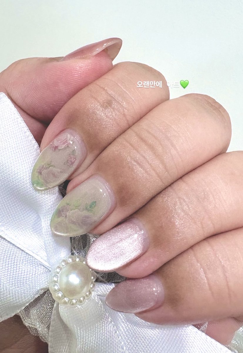 d0hxxa's tweet photo. 네일과 비슷한 무드로 다꾸해보았어요 ⸝⸝ ♡ https://t.co/ldciJdnOuB