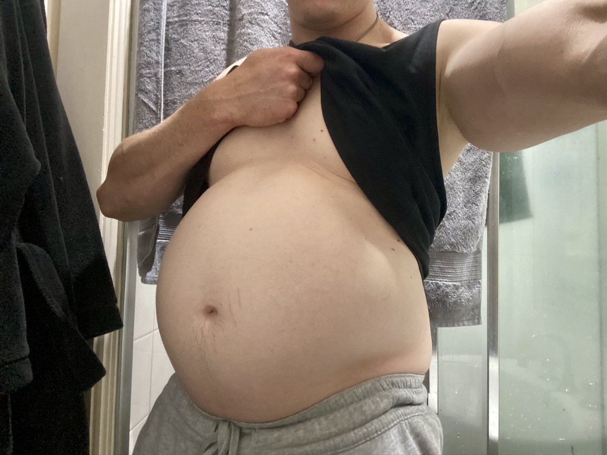 BeefcakeBelly's tweet photo. Stuffed full of humble pie 😰 #regains #exjock #dadbod #beerbelly https://t.co/uWOPmHMLAq