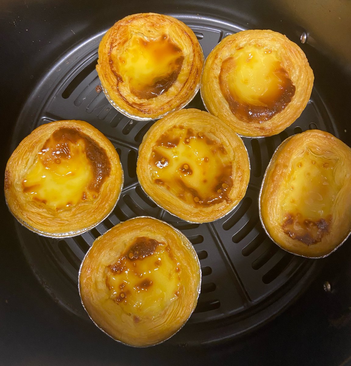 Susu_Pie2's tweet photo. 我家的冰箱很大，可以手机nfc一扫就弹出食谱，主人高高的肉多多，中间是他的全部，两旁有我的火锅底料、回锅肉料包、老母鸡汤料包…哥哥你知道吗？我真的很好，以前爱做蛋挞的时候一天能送邻居家12个呢。如果是你，谁我也舍不得送，我一个人喝T^T，是连焯水的沫沫都想舔的啊…想吃你…。。 https://t.co/1fuga1dnyi