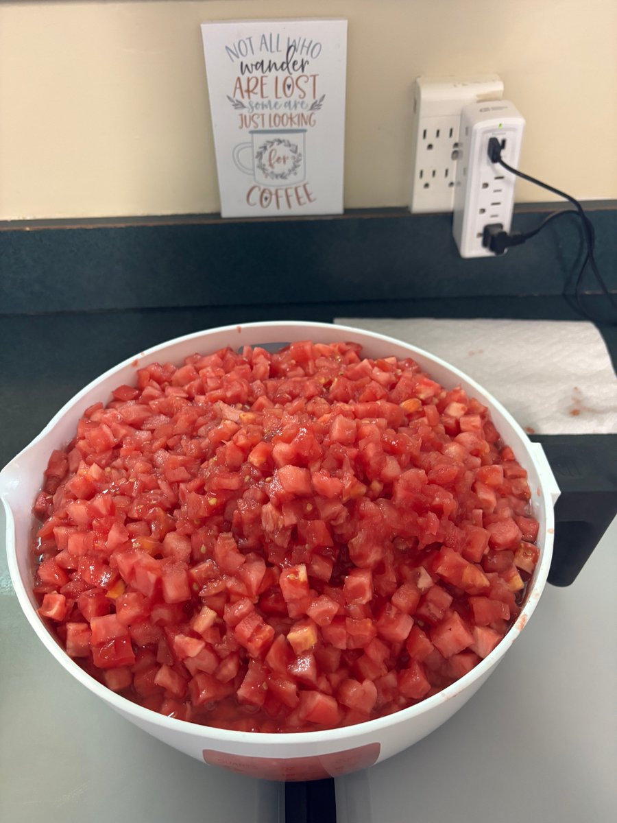 BobFlintoid's tweet photo. It’s August. So it’s salsa time!! https://t.co/MoxkS1kXXi