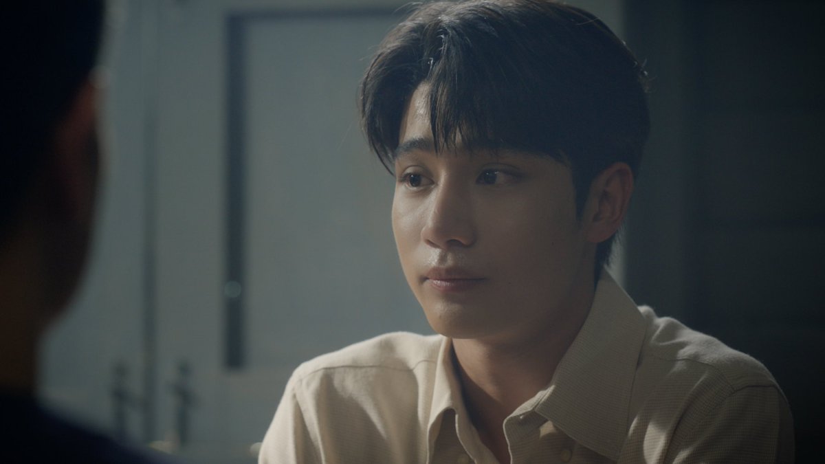 onehdthailand's tweet photo. ภพไม่อยู่แล้ว!!

ชัดพอมั้ย?? … ท่านพ่อ พี่ฉัตร

THE EDGE OF HORIZON FINAL EP

 #อรุณรุ่งFinalEP https://t.co/ue9zGK23ho
