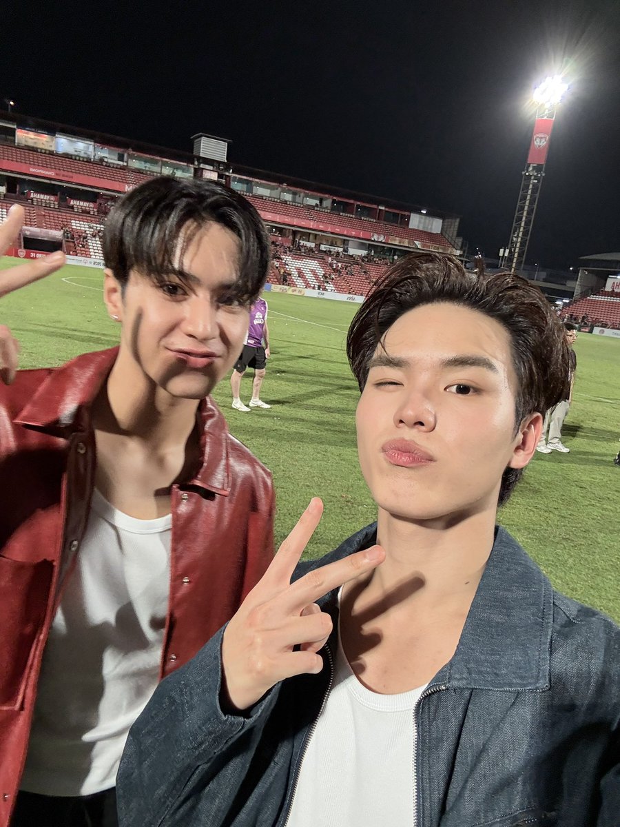 PKrittanun's tweet photo. ขอบคุณที่มาหาพวกผมวันนี้นะครับ เดินทางกลับบ้านปลอดภัยและอย่าลืมทานยากันด้วยนะครับ เดี๋ยวไม่ฉะบายนะ ไว้เจอกันใหม่งานหน้านะครับ🙏🏻❤️ #CharityFootballMatch2026 https://t.co/BusJwEAB8m