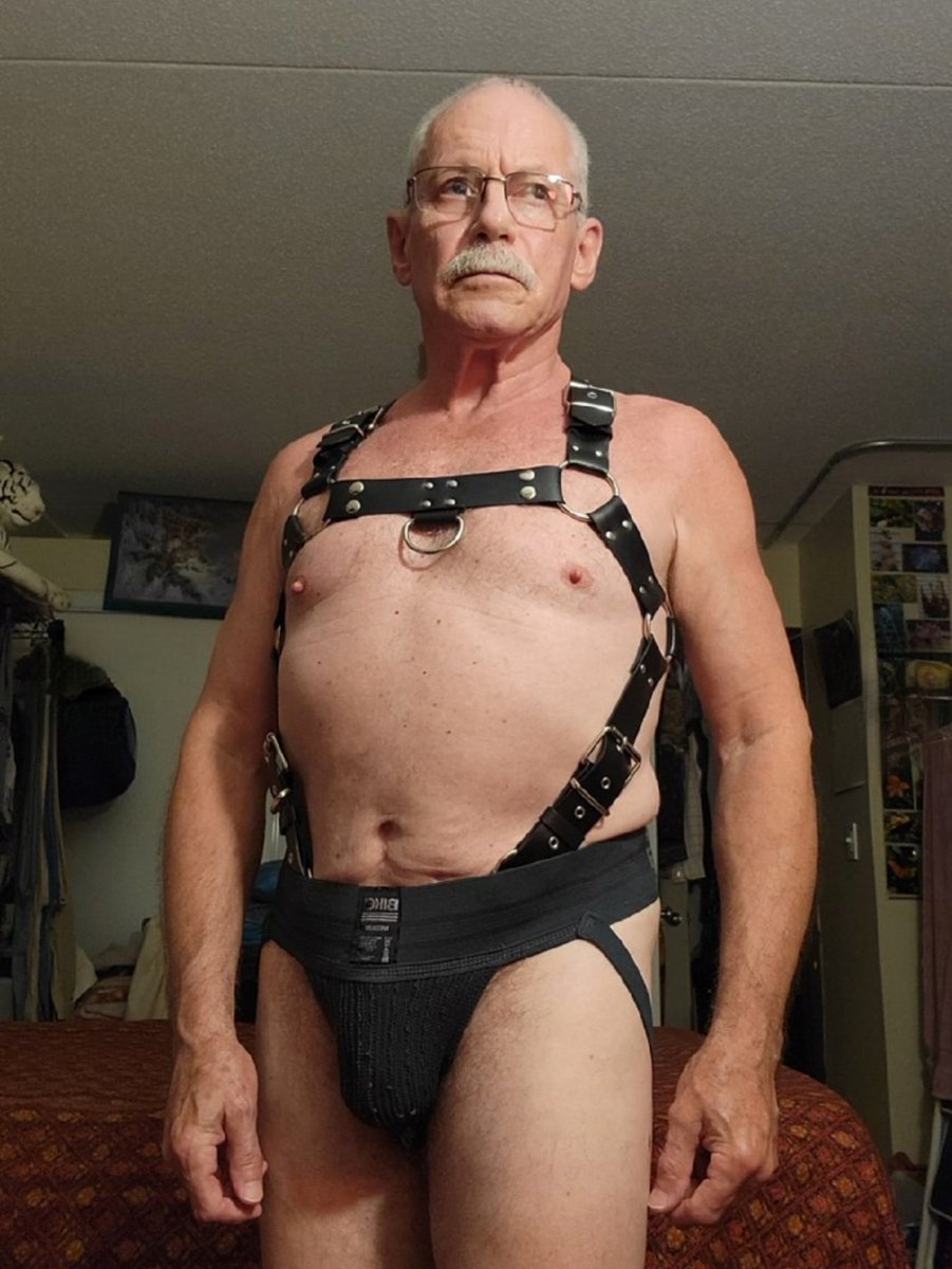 Loveoldermen94's tweet photo. Stephen Shumaker, 79 https://t.co/nD18KLvQRW