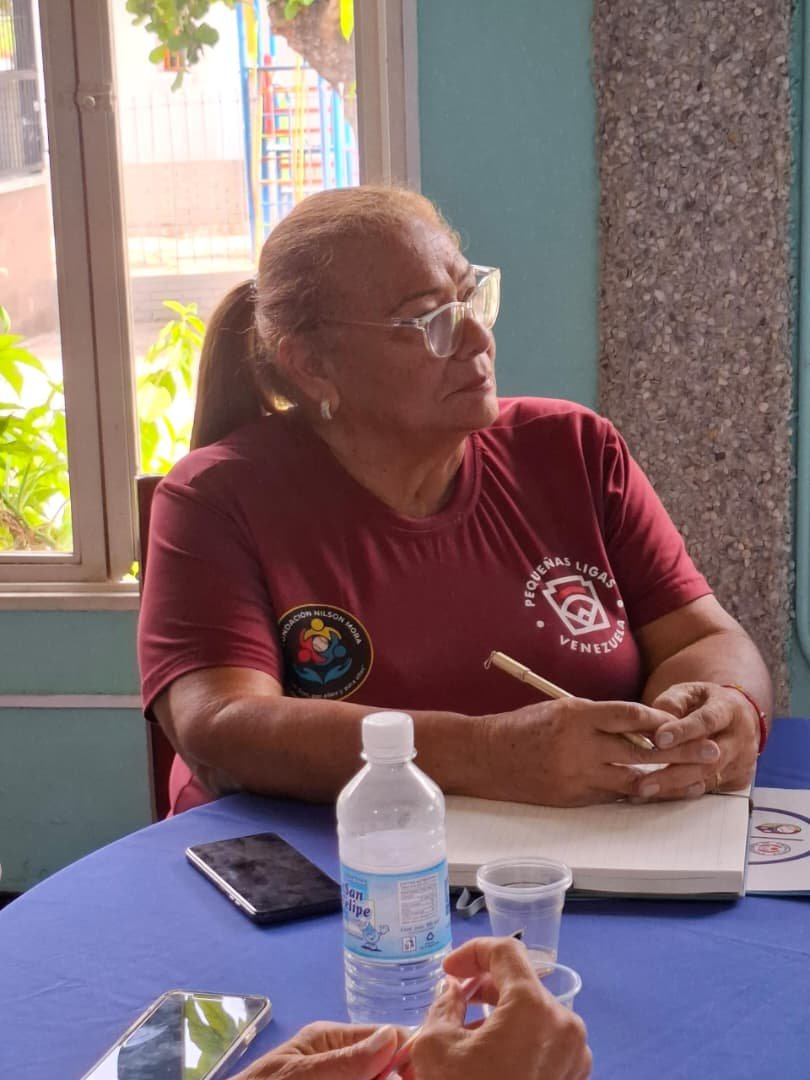 FEVEBEISBOL's tweet photo. #Breves 🗞
En imágenes 📸 reunión con los presidentes de #Criollitos, #Pony y #PequeñasLigas en donde se trataron varios aspectos a fin de seguir trabajando por el beisbol en el país ⚾️🇻🇪
¡El Beisbol es uno solo! ⚾️
Detalles en: https://t.co/W7Uc7X7wqX 💻
#SembrandoBeisbol https://t.co/ma65AsvUVN