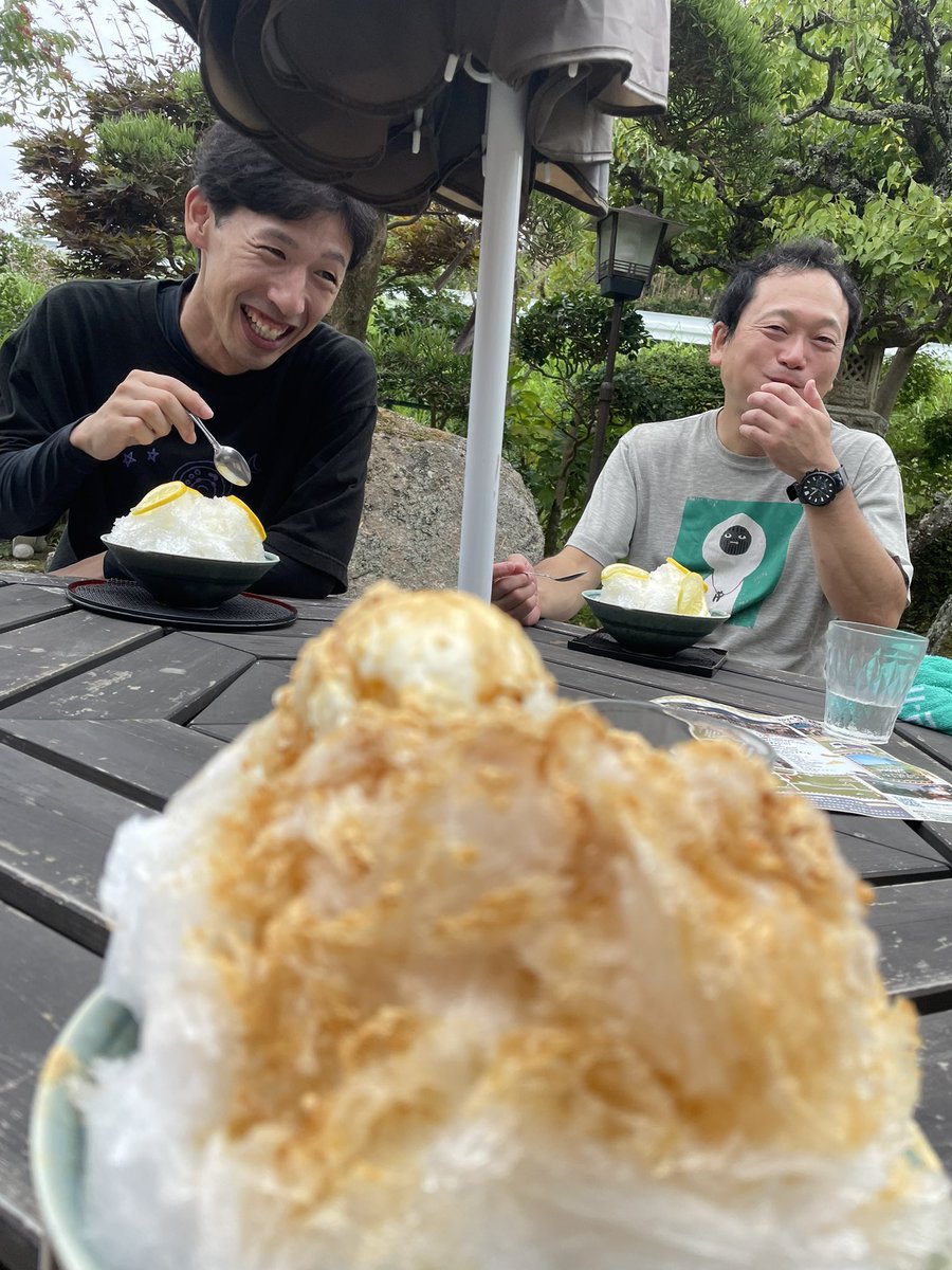daisu16's tweet photo. ドキッ、おじさんだらけの！？瓢箪山〜生駒山上遊園地〜生駒の山登り会でした。道中死ぬかと思ったけど風呂入ってビール飲んだらなんでも良くなったな。おじさんでよかった。 https://t.co/6FuHvoTdEl